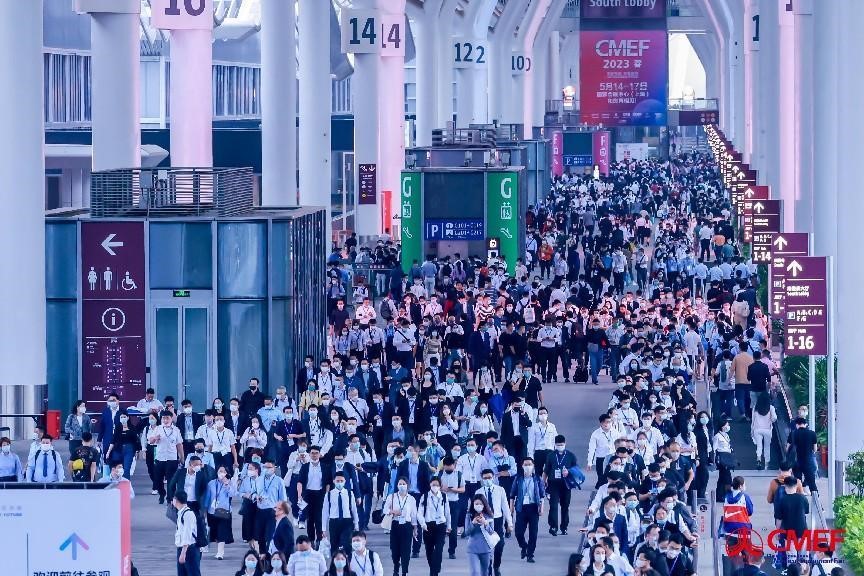 全球醫(yī)療企業(yè)齊聚 數(shù)萬(wàn)新品共享「灣區(qū)機(jī)遇」第90屆CMEF醫(yī)博會(huì)10月12日深圳啟幕
