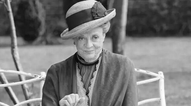 英國(guó)女演員瑪姬·史密芙去世 曾出演《哈利波特》和《唐頓莊園》