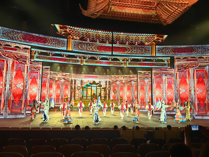 《徽秀》添彩「國(guó)際會(huì)客廳」  黃山演藝城景區(qū)今揭面紗