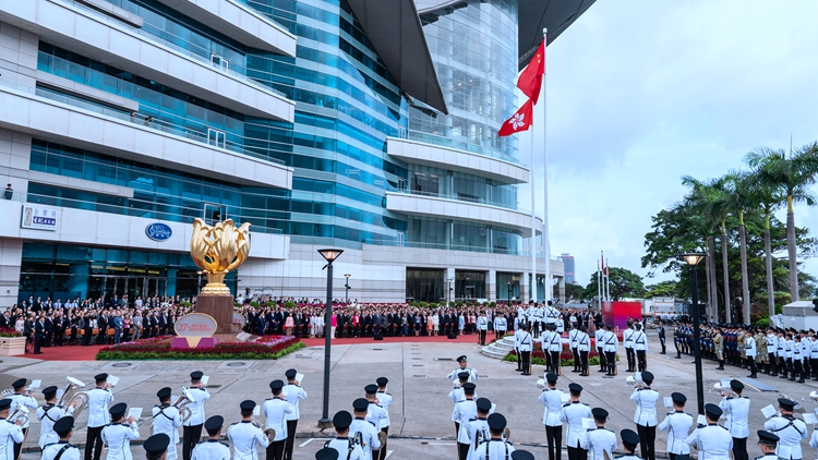 國慶75周年｜李家超將與政府高官出席國慶升旗儀式和慶祝酒會