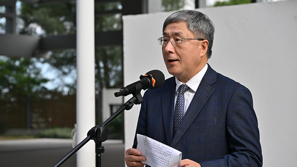 卓永興出席小學(xué)升國旗儀式 強(qiáng)調(diào)政府非常重視國慶