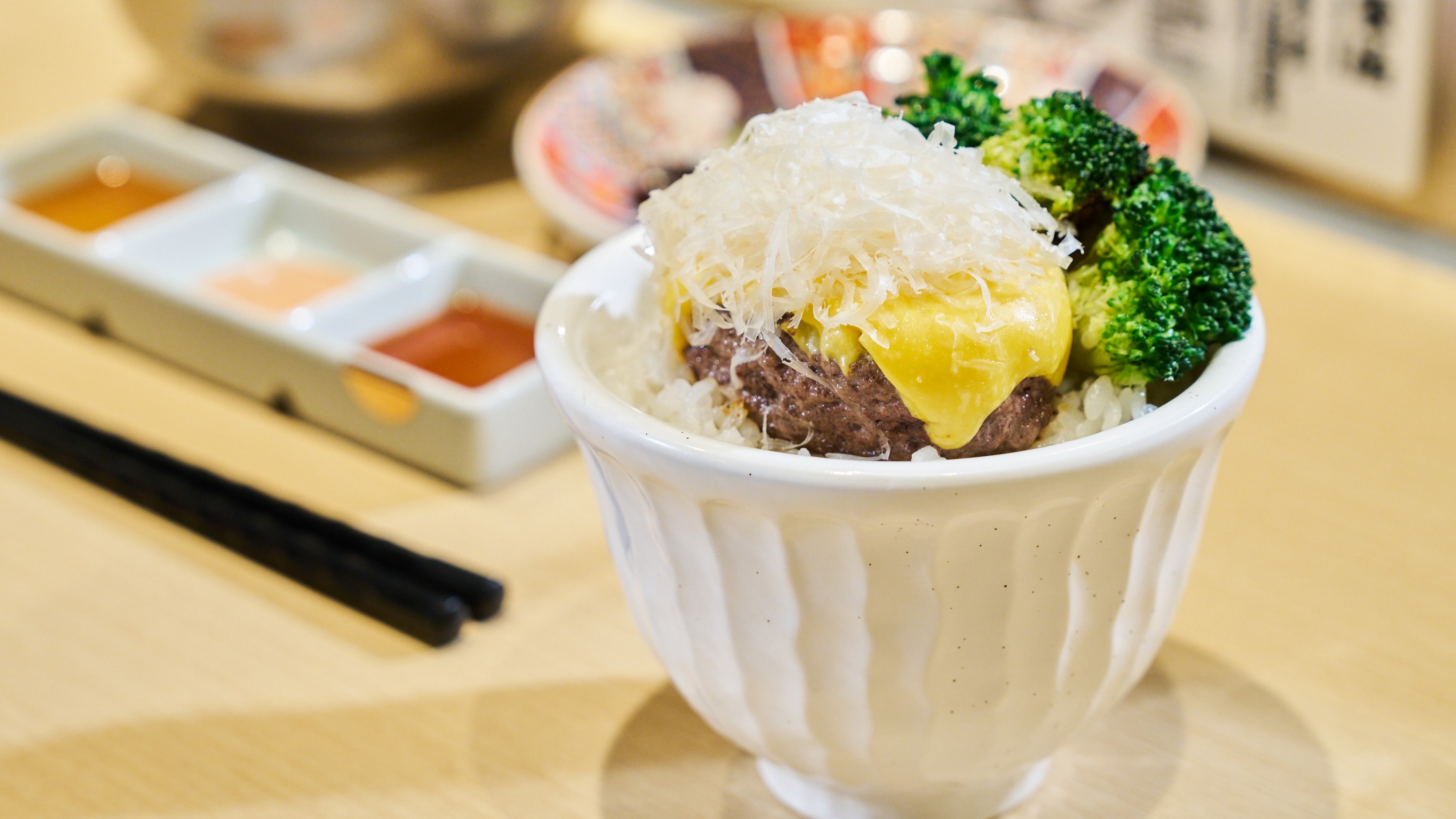 【美食】惹味多汁的白飯小偷！現(xiàn)烤漢堡排專門店登陸沙田