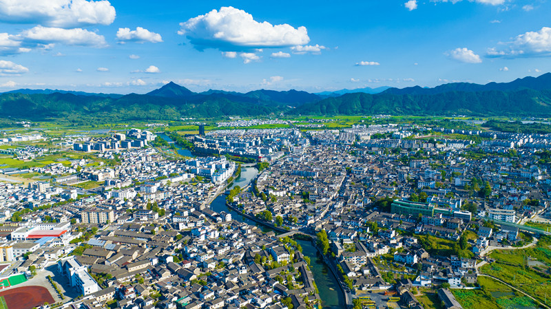 【香港商報(bào)·國(guó)慶75周年特刊】擁抱大黃山  讓「黟見傾心 自在桃源」深入人心遠(yuǎn)播世界 黟縣勝景  今朝更新 