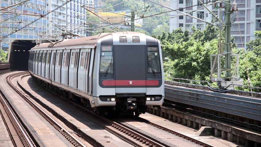 配合人潮管制 港鐵尖東及尖沙咀站多個出入口暫時關(guān)閉