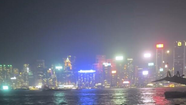 國慶75周年 | 維港電離層閃爍現(xiàn)象 煙花前無人機(jī)環(huán)節(jié)無法進(jìn)行