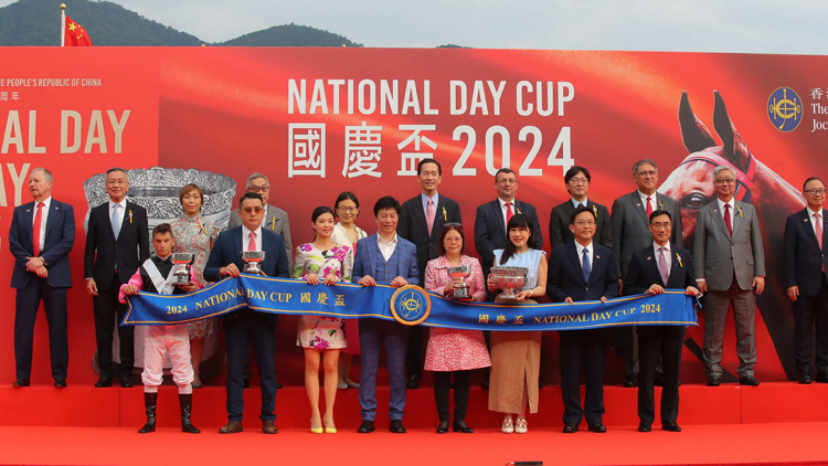 有片 | 伍鵬志大讚：演出無(wú)可挑剔 美麗第一勇奪國(guó)慶盃