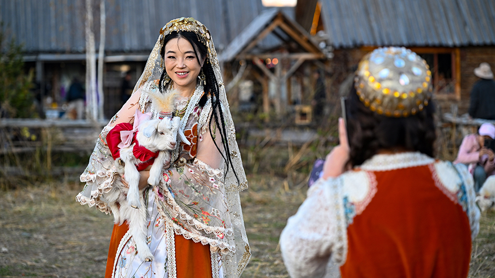 【經(jīng)濟(jì)瞭望】文旅產(chǎn)業(yè)或成中國經(jīng)濟(jì)主引擎