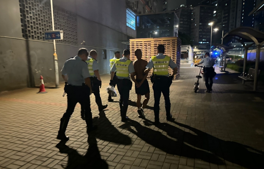 警黃大仙拘一男 檢3輛無(wú)牌車