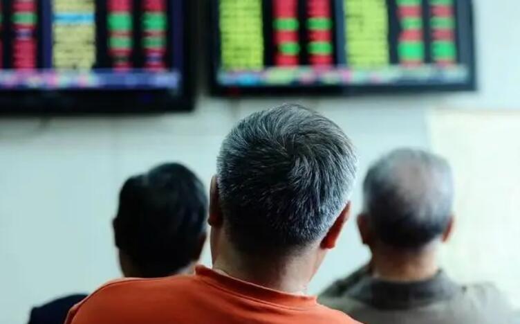 【即時(shí)消息】A股首次在上午交易時(shí)段突破2萬億成交