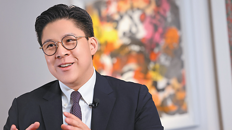 專訪藝發(fā)局主席霍啟剛：舉辦首屆演藝博覽 促進中外文藝交流