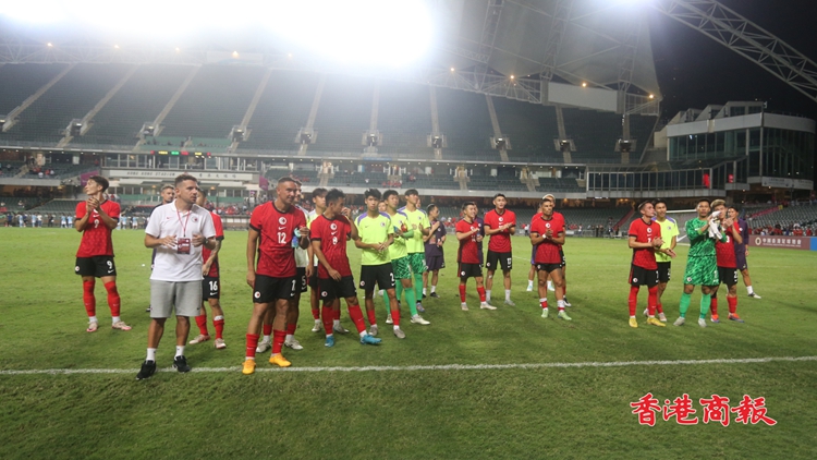 有片｜國際足球友誼賽港隊(duì)3:0大勝柬埔寨 葉鴻輝多謝大家支持