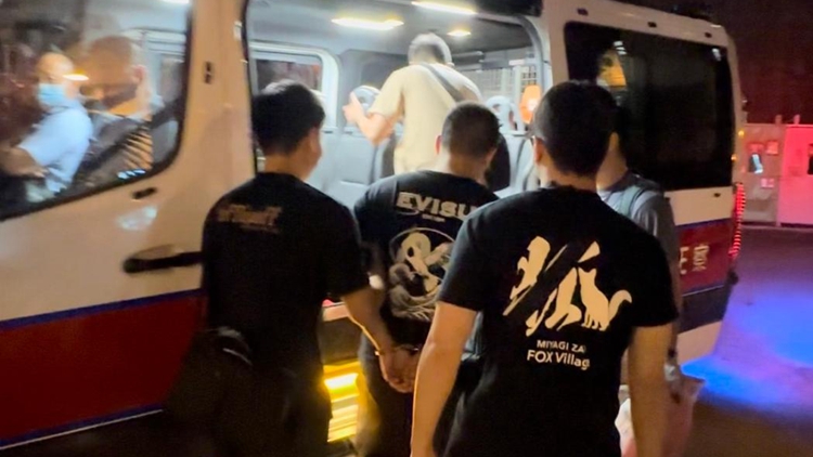 葵涌2間地舖商店遭爆竊 損失2萬元現(xiàn)金 警拘一男子