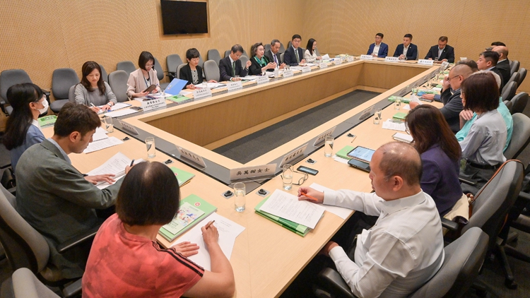 施政報告2024｜楊何蓓茵向全體公務(wù)員發(fā)信 晤公務(wù)員工會及團體 闡述報告內(nèi)容