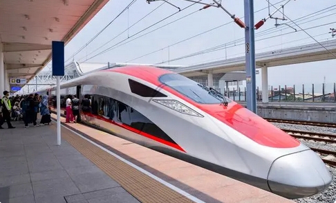 中國師傅傾囊相授  印尼司機(jī)開始駕駛雅萬高鐵列車