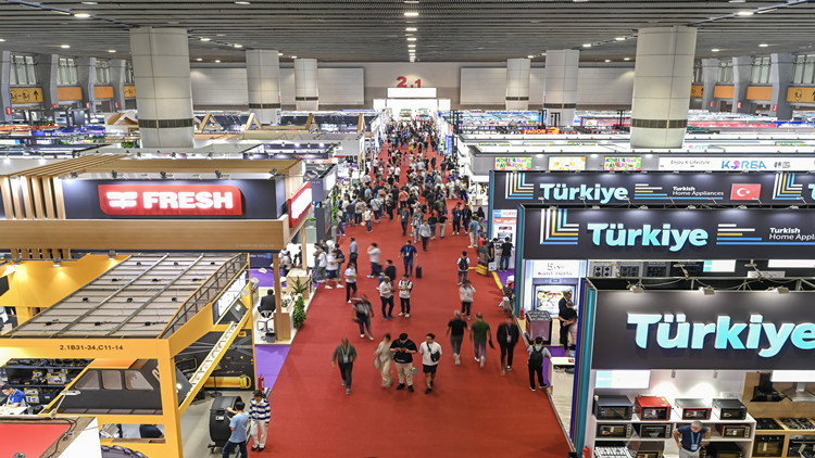 廣交會(huì)觀察：跨境電商助中國(guó)企業(yè)「逐浪出?！? title=