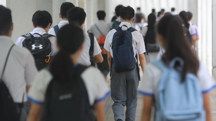 教育局公布港生內(nèi)地大學(xué)升學(xué)資助金額  最高資助1.94萬(wàn)元