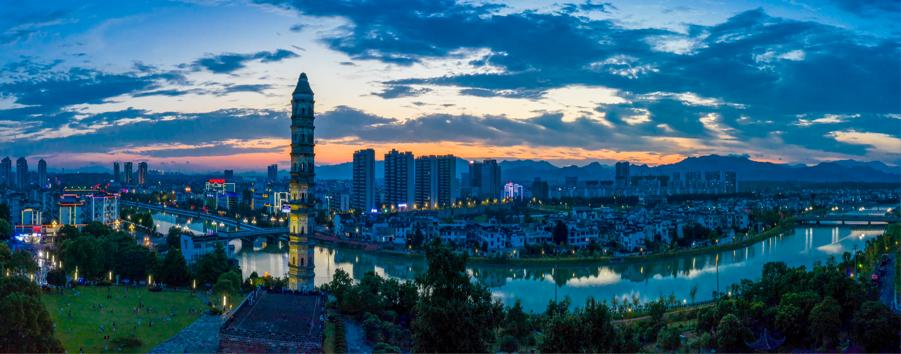 不忘初心勇?lián)姑?奮力譜寫中國(guó)式現(xiàn)代化徽州篇章——習(xí)近平總書記考察安徽在徽州區(qū)幹部群眾中引起熱烈反響