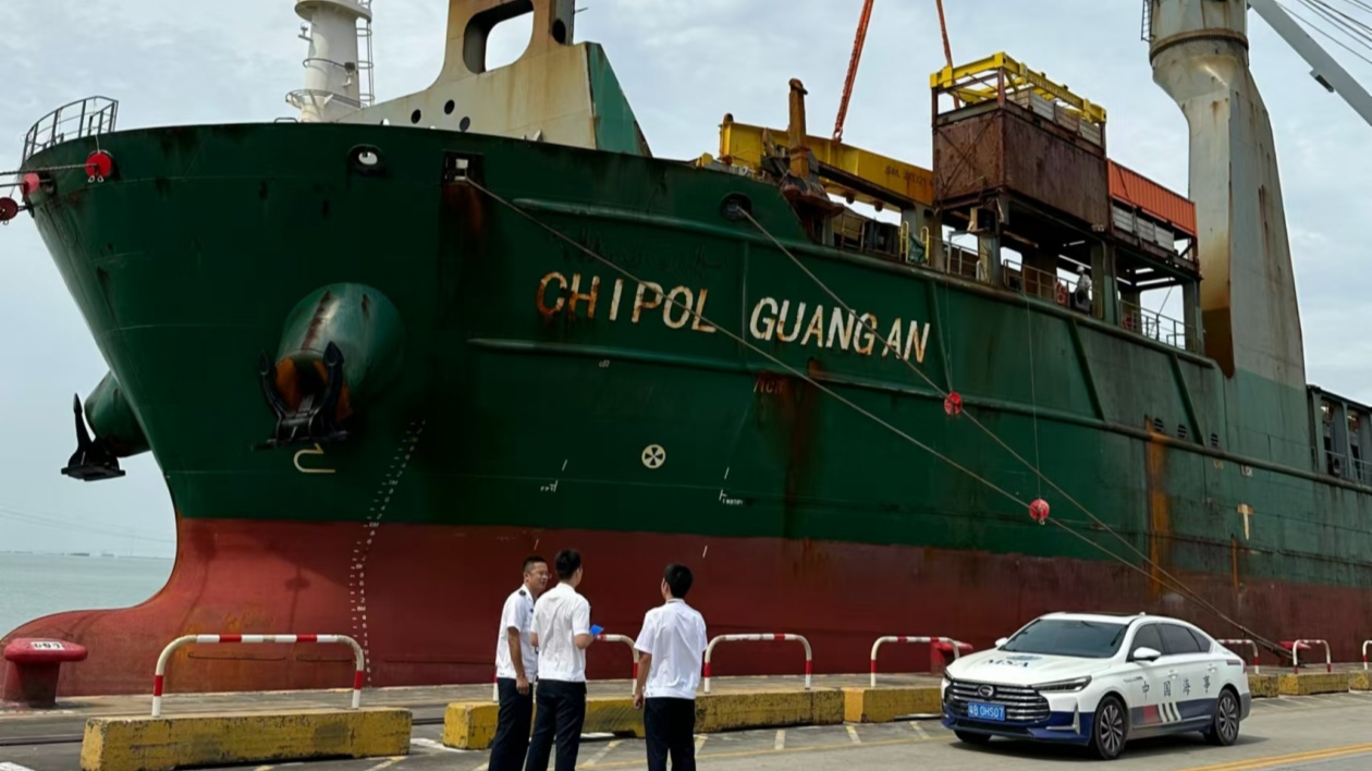 直航出海！比亞迪大型鋰電池儲能櫃順利海運(yùn)出口