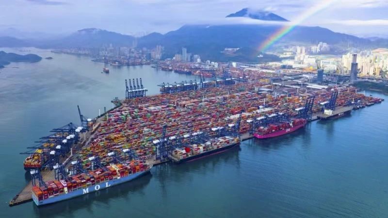 鹽田港集裝箱吞吐量突破一千萬(wàn)標(biāo)箱