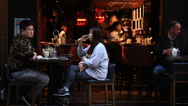 【熱門話題】重拾不夜城美譽(yù) 酒吧業(yè)須推陳出新