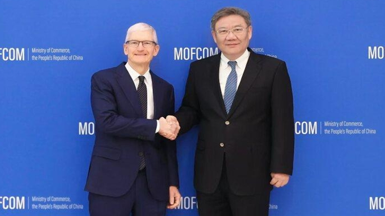 商務部部長王文濤會見美國蘋果公司首席執(zhí)行官庫克