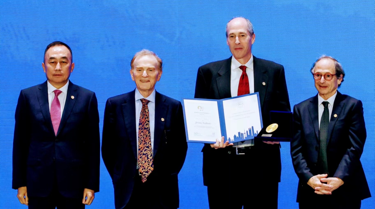 頂科協(xié)獎得主：千萬獎金將捐慈善機構(gòu)用於孩子