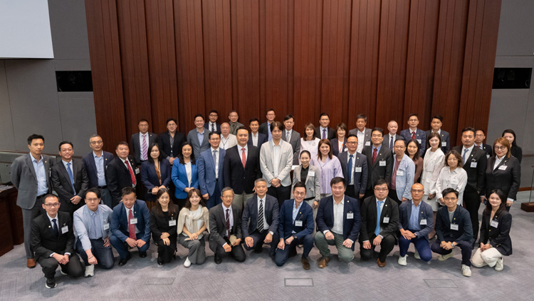 立法會議員與兩區(qū)區(qū)議員舉行會議 就民生議題交換意見