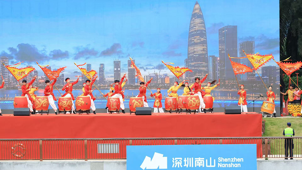 2024大沙河賽艇盛宴：國(guó)際健兒齊聚 共繪友誼畫(huà)卷