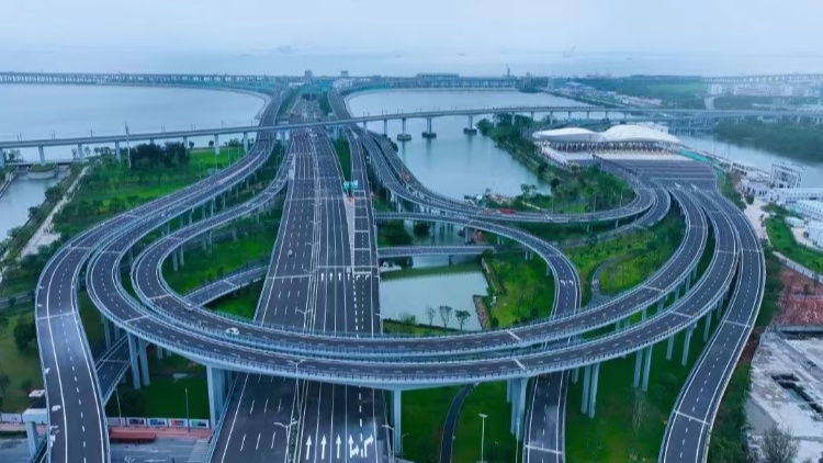 【財(cái)通AH】深高速前三季度實(shí)現(xiàn)營(yíng)業(yè)收入58.60億元