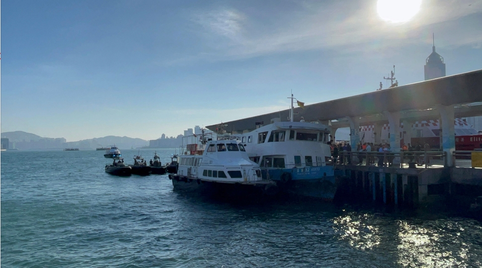 突發(fā)（現(xiàn)場圖集）｜中環(huán)撞船意外34人傷 海事處證實沒有超載