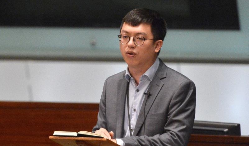 何啟明：將審視是否延長侍產(chǎn)假 支持貼嬰兒照營造生育氛圍