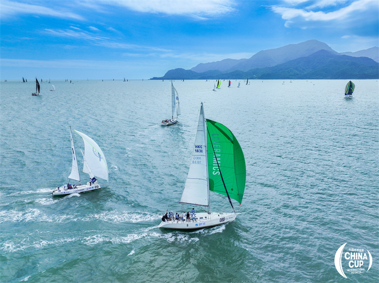 全球頂級船隊(duì)雲(yún)集 第十六屆中國杯帆船賽揚(yáng)帆深圳大鵬