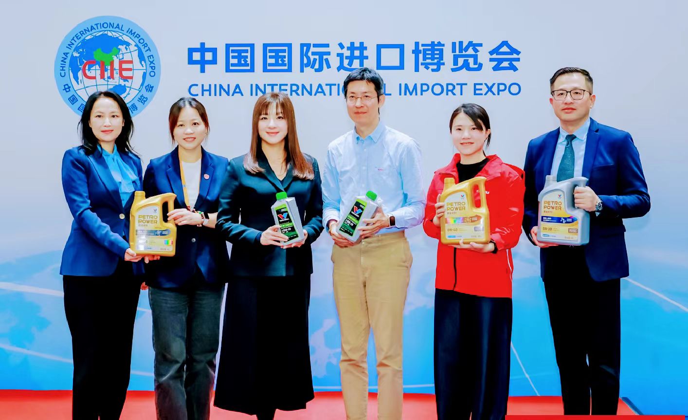 途虎攜手勝牌亮相進(jìn)博會 全球首發(fā)兩款高端機(jī)油