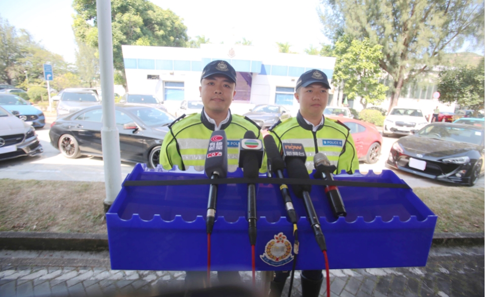 警方打擊非法賽車 拘捕教師護(hù)士等14人