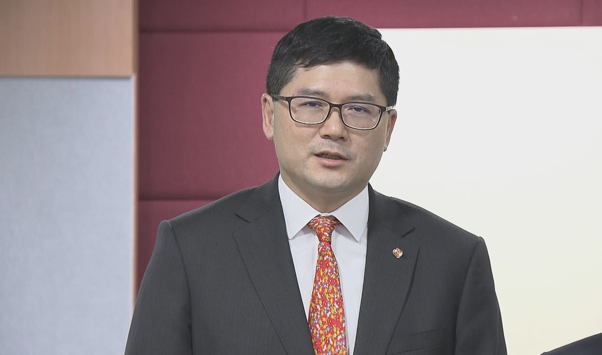 高拔陞：優(yōu)化新藥物審批機制 料採購程序可減半