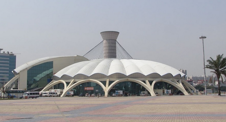 珠海市體育中心：即刻起暫停開放 警方證實(shí)發(fā)生小汽車撞人後逃逸事件