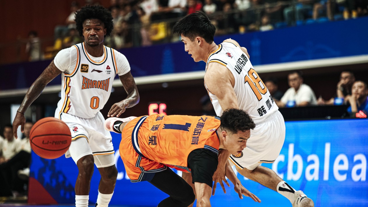 有片∣首屆CBA俱樂部杯惠陽賽區(qū)揭幕戰(zhàn)打響  5支球隊(duì)將激戰(zhàn)5天爭奪2個(gè)小組出現(xiàn)名額