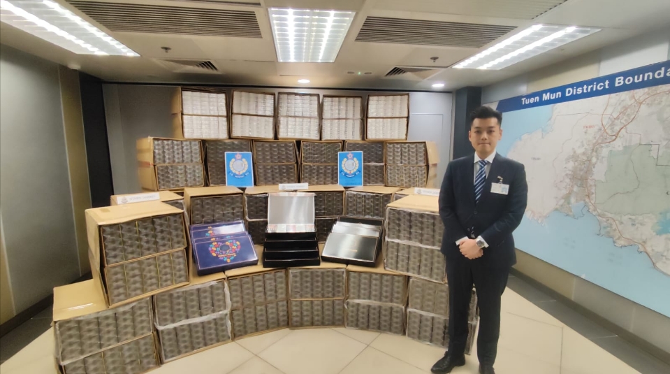 警方海關(guān)搗破兩個(gè)私煙儲(chǔ)存中心 檢獲市值逾800萬(wàn)元未完稅香煙