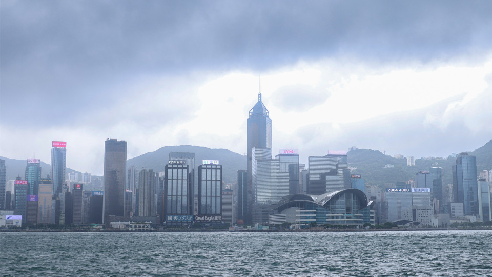 桃芝襲港 | 天文臺：今晚11點10分改發(fā)8號風球 教育局宣布明天全港停課