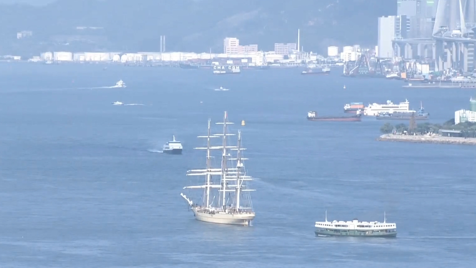 解放軍風(fēng)帆訓(xùn)練艦「破浪號」首度訪港 將?？?日