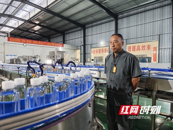 楊四強(qiáng)：身殘志堅(jiān)，一生以「甘泉」相報(bào)