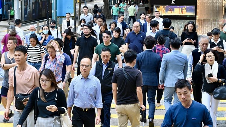 香港又流失19萬人？內(nèi)地生不用高考可輕鬆上港校？假消息！