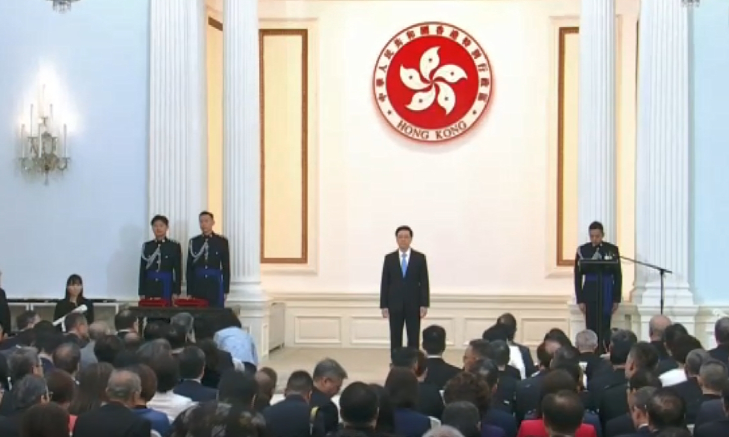 特區(qū)政府舉行勳銜頒授禮 5人獲大紫荊勳章