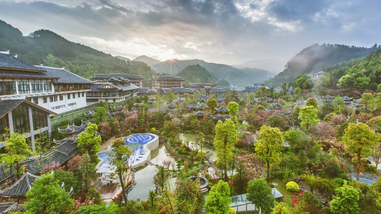 港人北上貴州，除了「村超」還有這些……