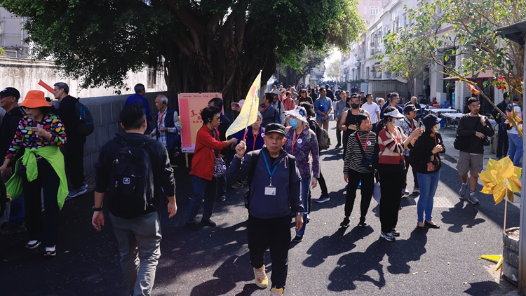 鄧炳強(qiáng)：年底推出人面辨識(shí)先導(dǎo)計(jì)劃 持禁區(qū)紙可使用無(wú)感通道進(jìn)出中英街