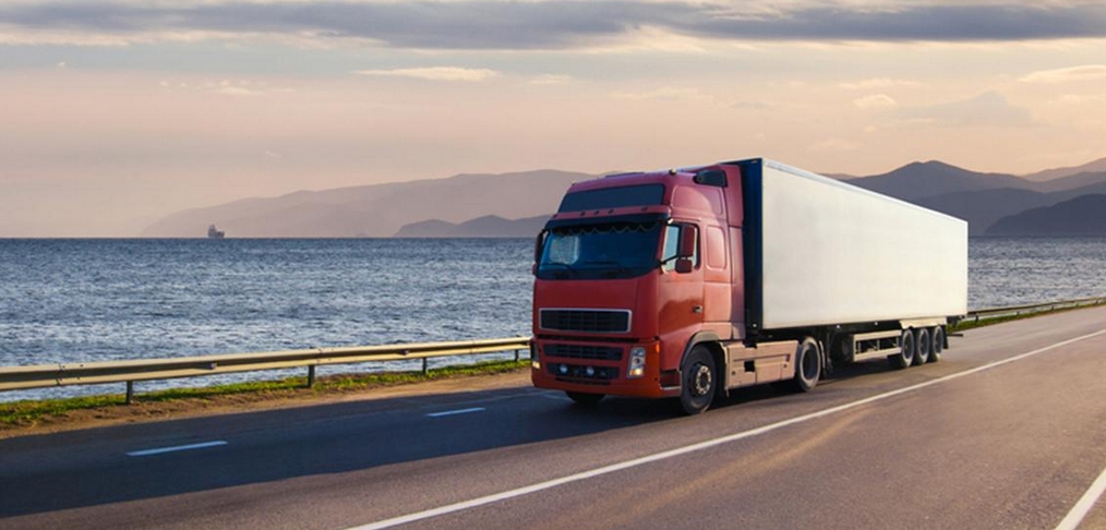 中辦、國辦：各地不得針對貨運(yùn)車輛車籍實(shí)施排他性區(qū)域限制措施