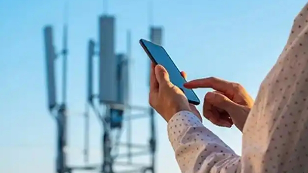 5G用戶(hù)達(dá)9.95億戶(hù)！前10個(gè)月電信業(yè)務(wù)收入同比增長(zhǎng)2.6%