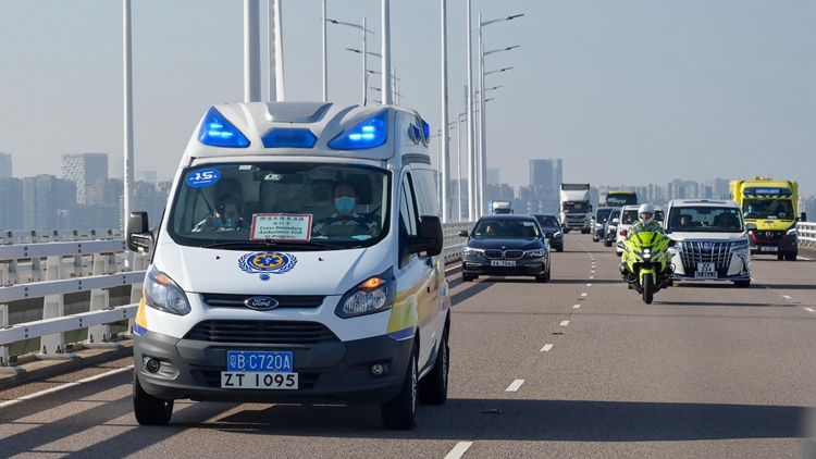 大灣區(qū)跨境直通救護(hù)車試行計劃30日啓動 設(shè)機(jī)制防止濫用及確保跨境運(yùn)送安全