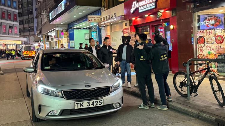 追蹤報道｜尖沙咀寶勒巷卡拉OK縱火案男疑犯提堂 押至明年2月再訊