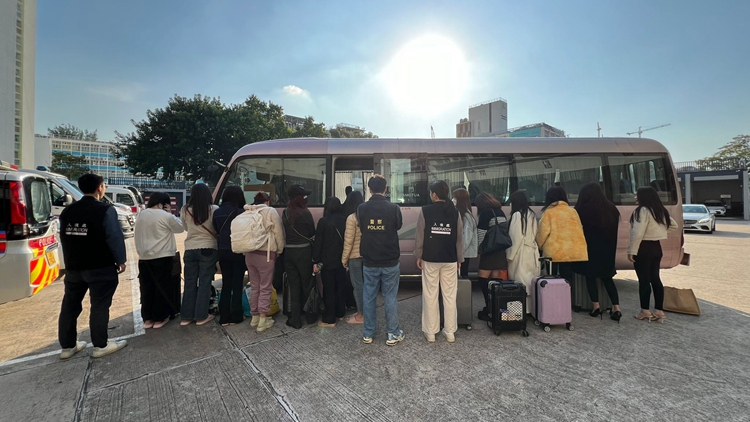 警方於大埔及元朗掃黃 拘捕61名內(nèi)地女子